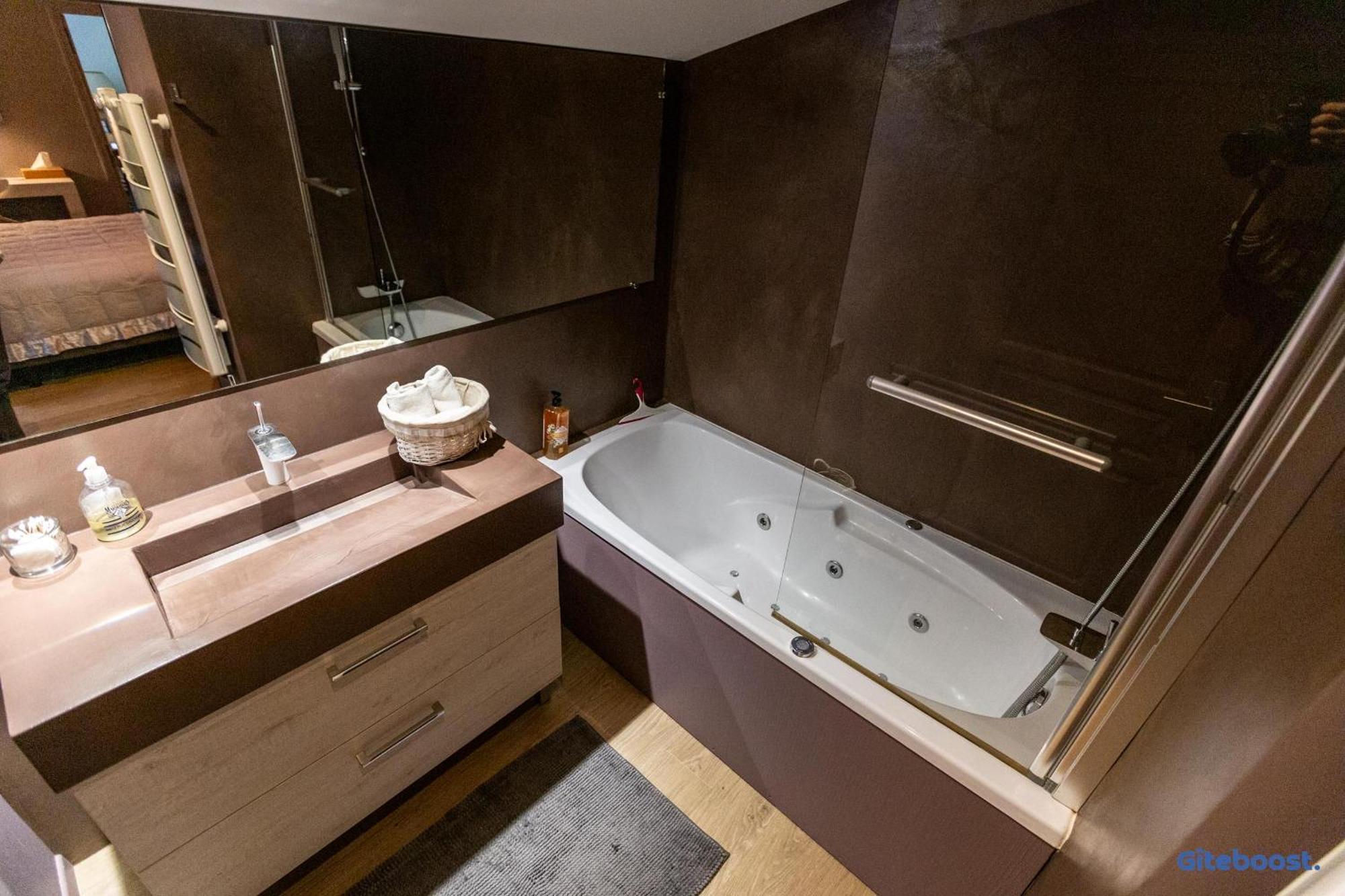 Le Val Des Sens Hotel Chatte Buitenkant foto